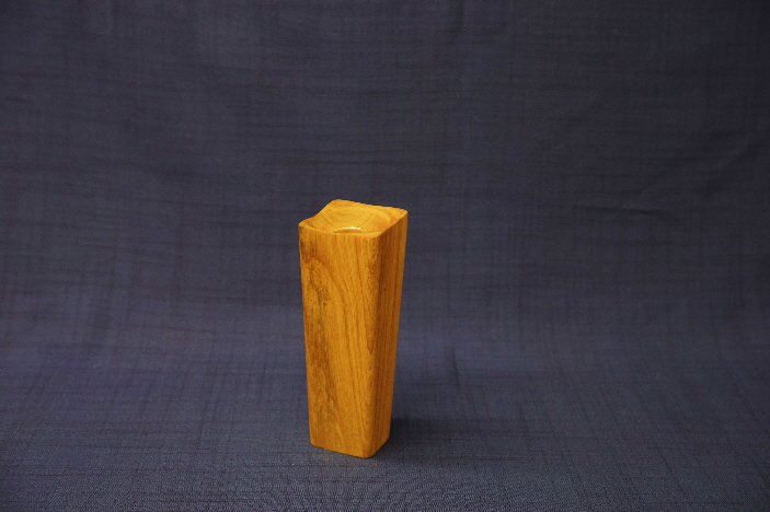 Vase > Unikat 8 < in Kirsche geölt, mit Glaseinsatz, Höhe: 20cm 68/68mm, Preis: 35,- €